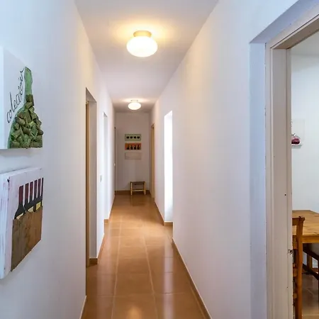E13 Villa