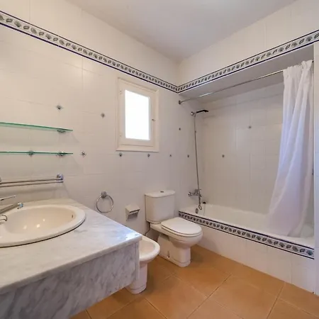 E13 Villa